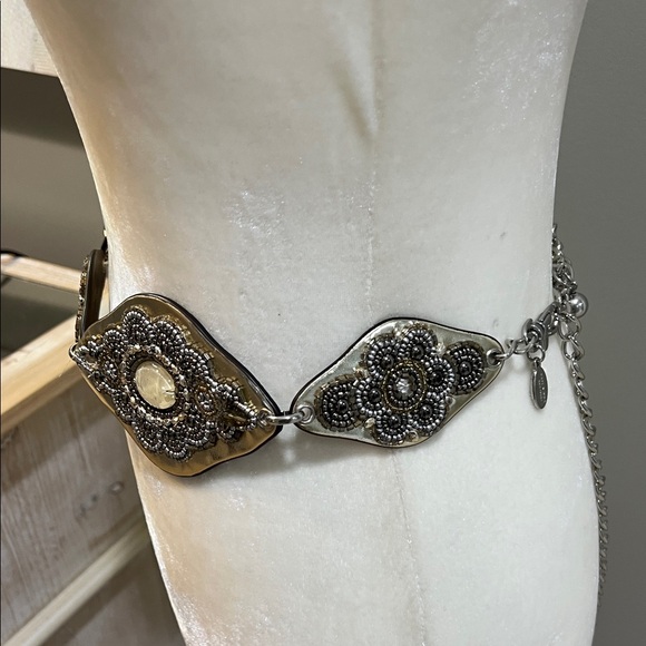 NWOT CHICO’S Beaded Gold Metallic Faux Leather and Silver Chain Belt - Picture 3 of 11
